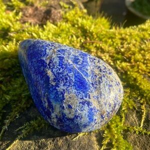 Beautiful Teardrop Lapis Lazuli Gemstone